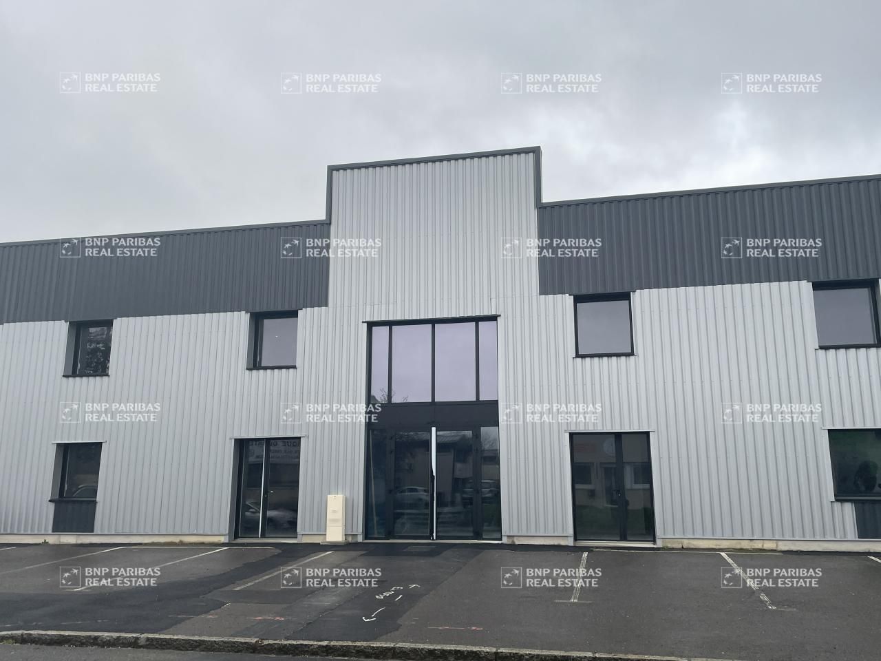 Location Bureaux 216.63 m² non divisibles 35740 Pace