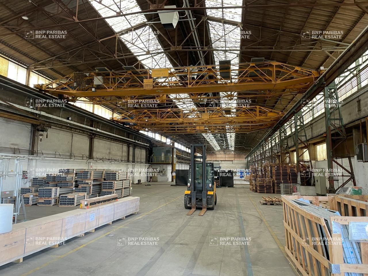 13837.5 m² pour ce activité en location à Nantes