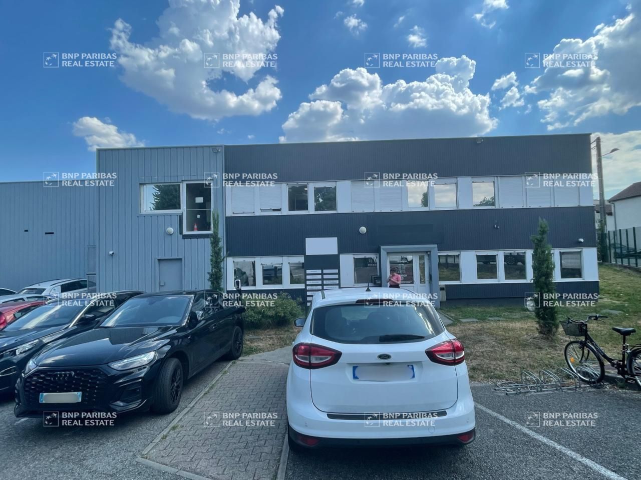 Vente Activité 1080 m² divisibles 69100 Villeurbanne