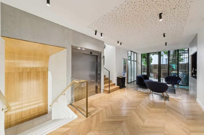 396 m² pour ce bureaux en location à Paris