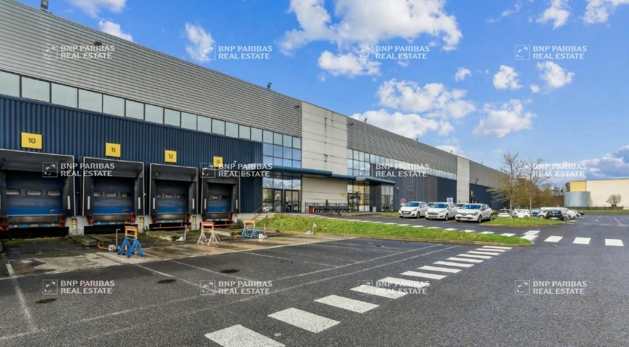 Location Entrepôts classe A 24188 m² non divisibles 77170 Brie-comte-robert