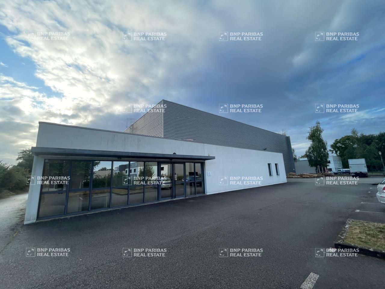 Location Activité 1800 m² non divisibles 35770 Vern sur seiche