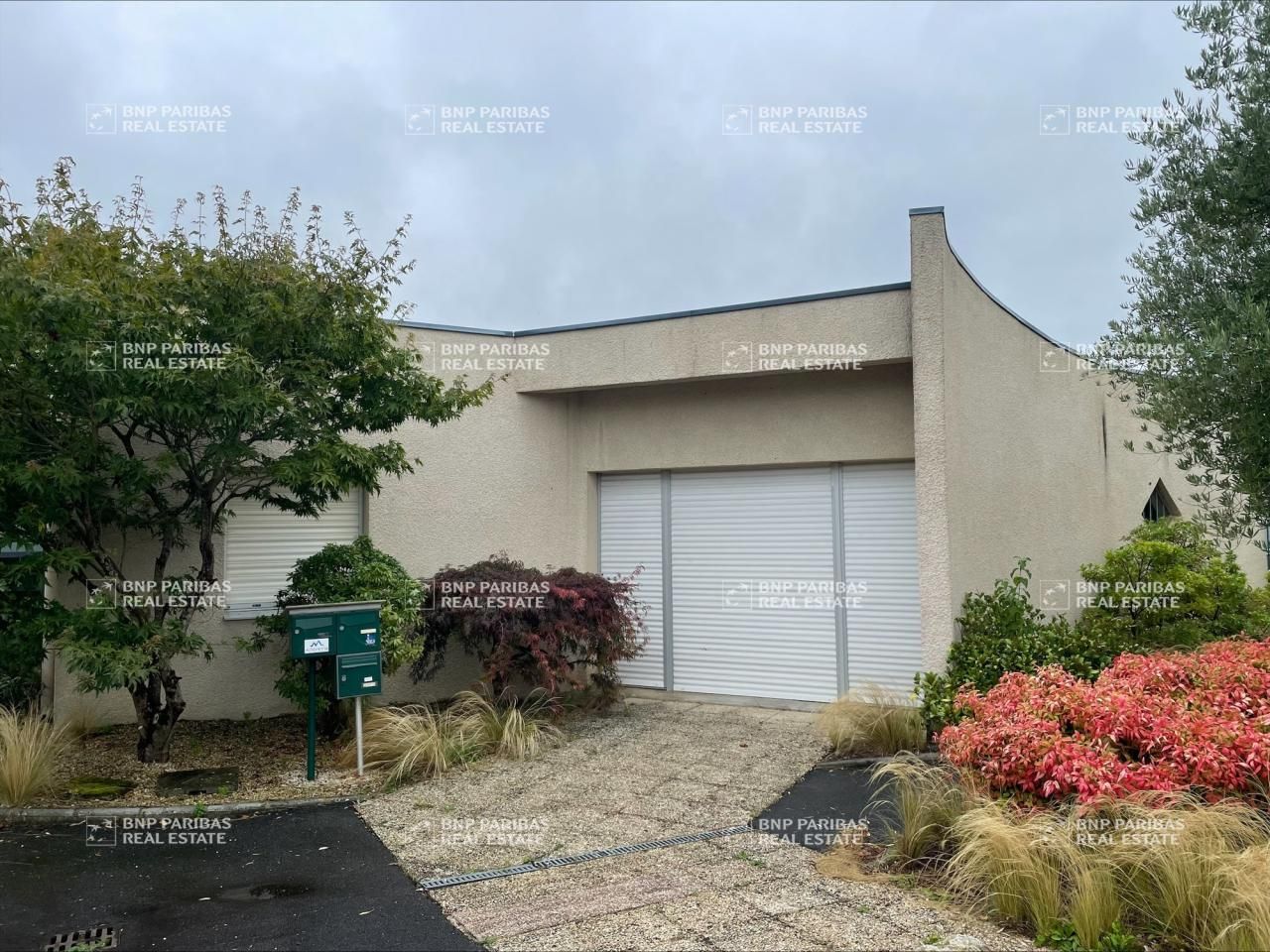 Location Bureaux 250 m² non divisibles 35830 Betton