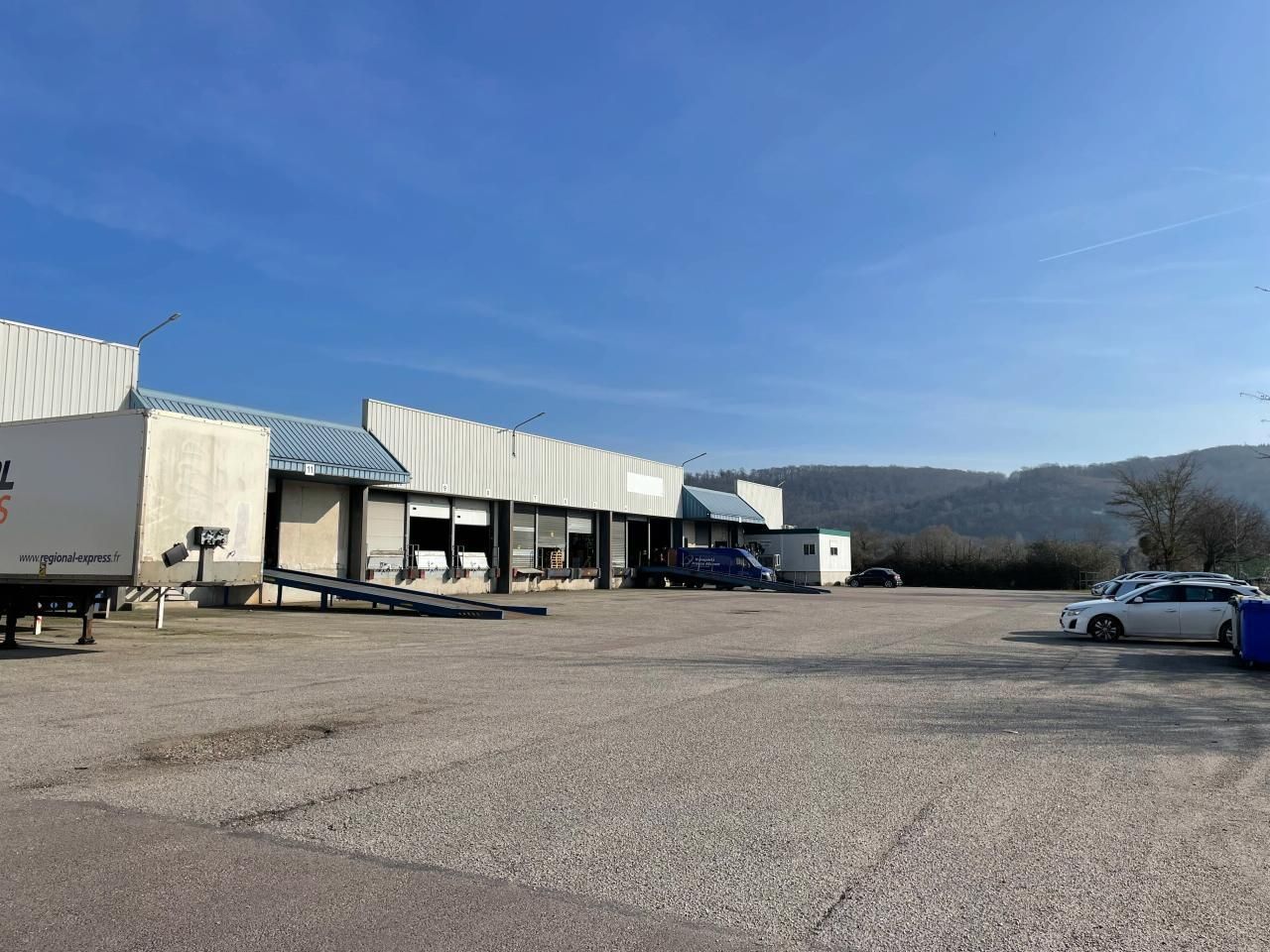 2000 m² pour ce activité en location à Saint-étienne-du-rouvray