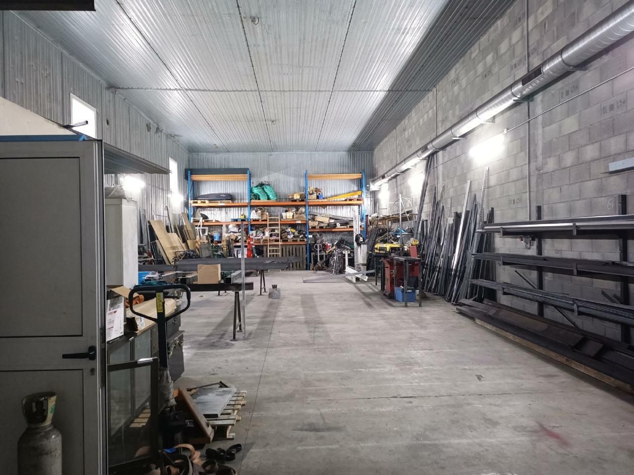 275 m² pour ce activité en location à Saran