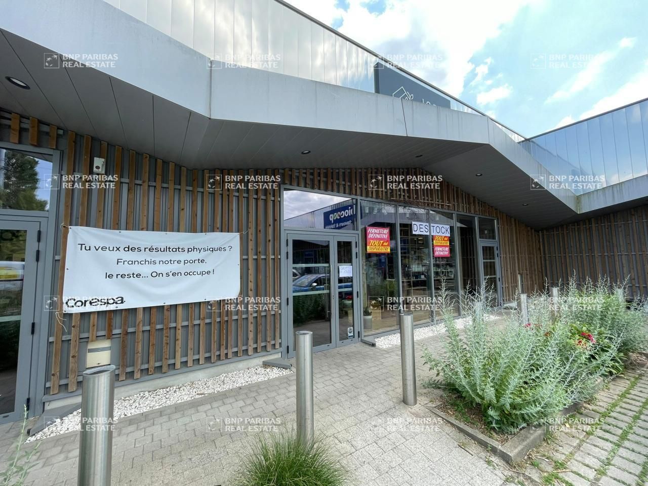 280 m² pour ce local commercial en location à Bouvines