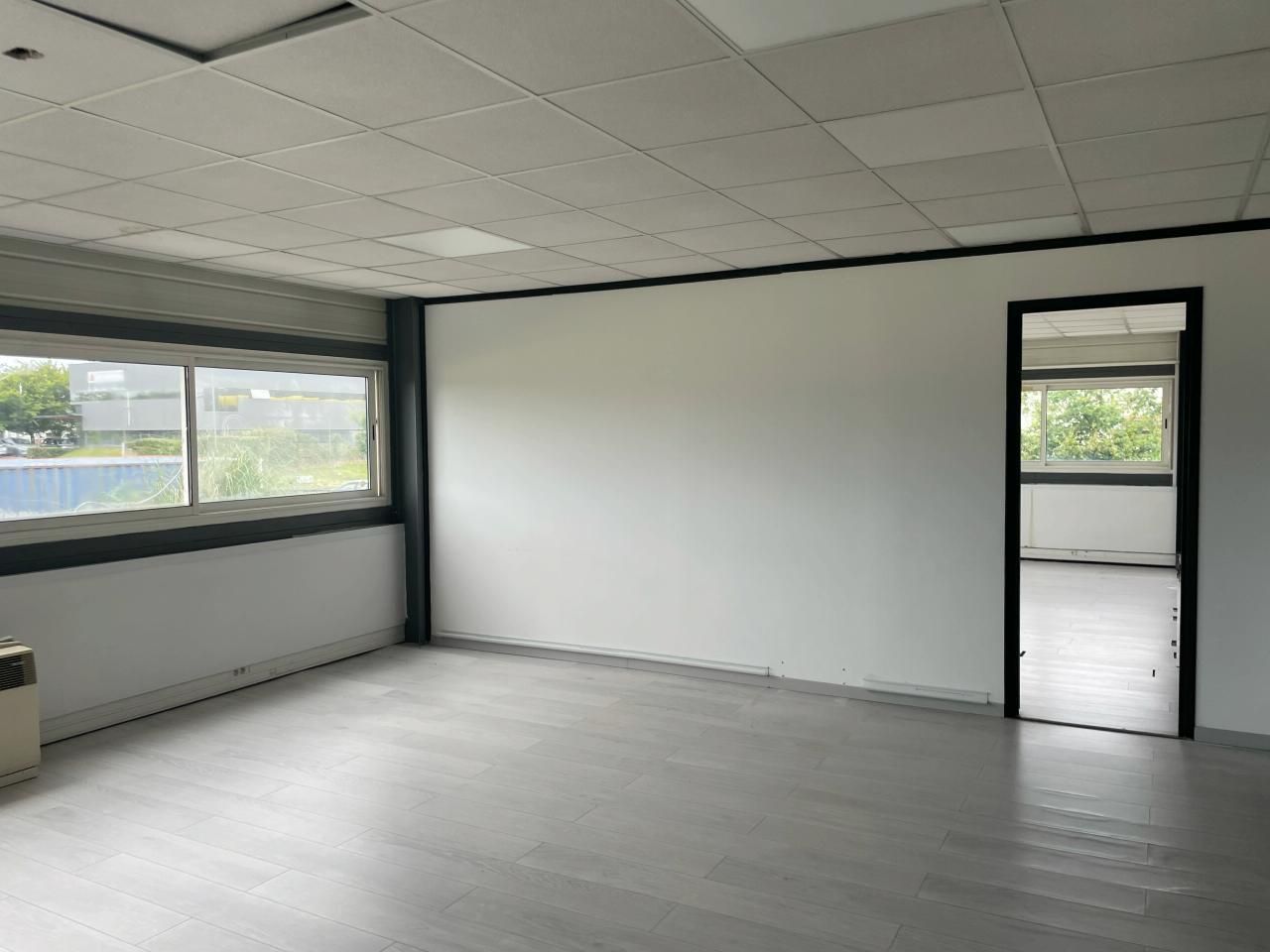 2200 m² pour ce bureaux en location à Lormont