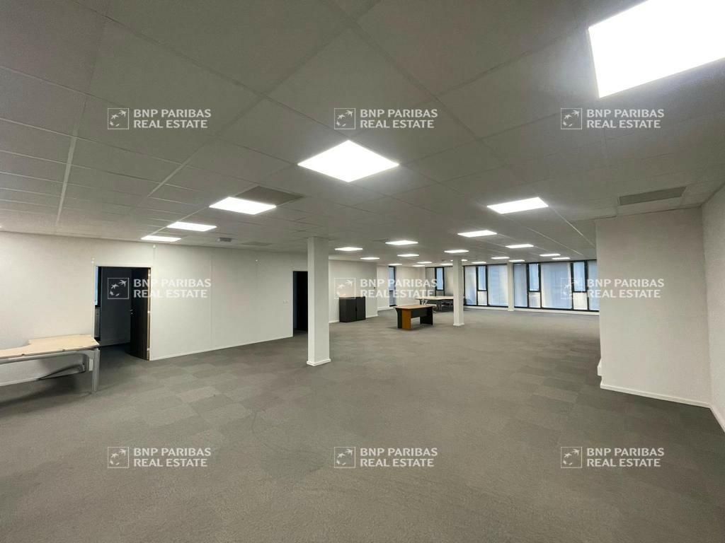 160 m² pour ce bureaux en location à Marseille