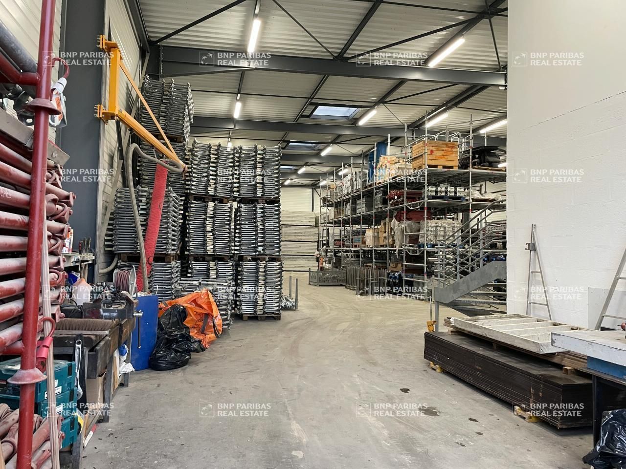 800 m² pour ce activité en vente à La boisse