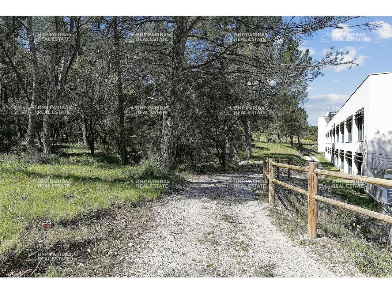 2300 m² pour ce bureaux en location à Aix-en-provence