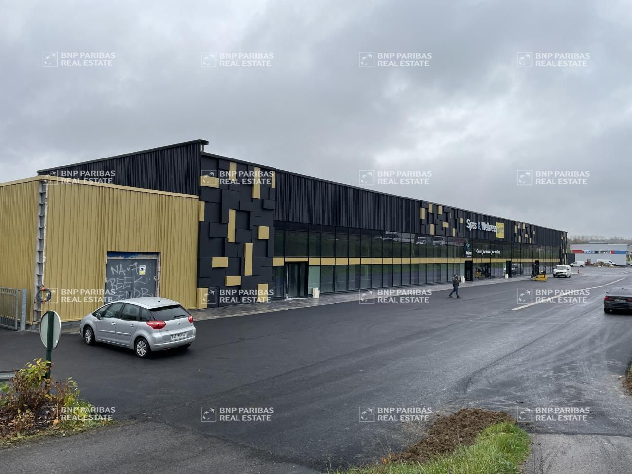 778 m² pour ce local commercial en location à Champigneulles
