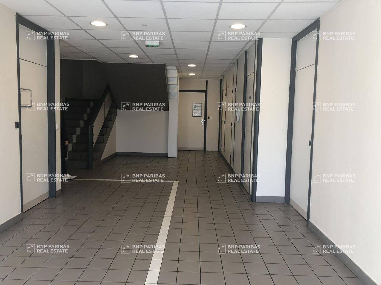 588.04 m² pour ce bureaux en location à Eybens