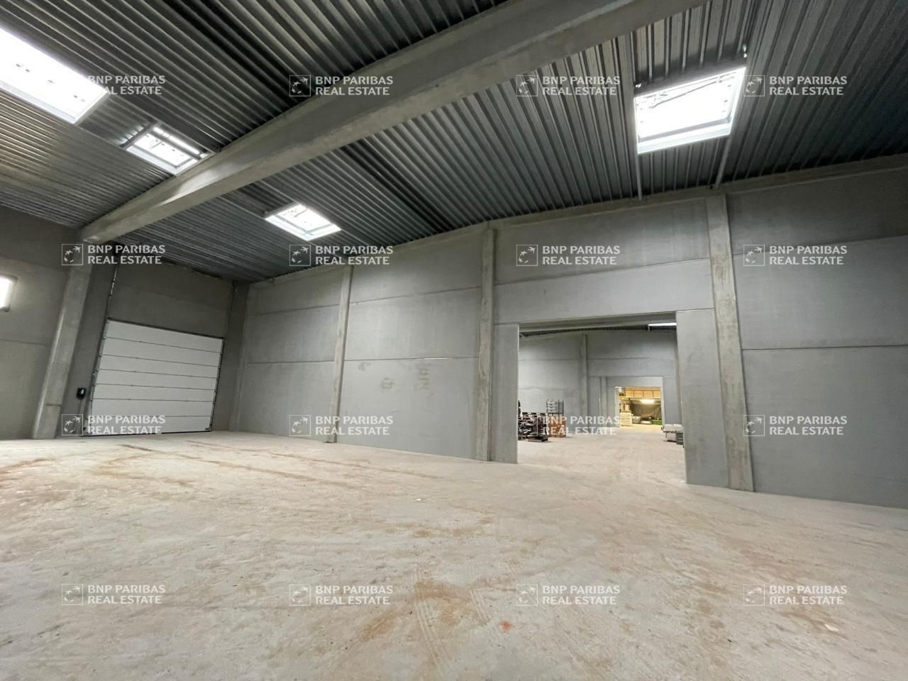 727 m² pour ce activité en location à Wattrelos