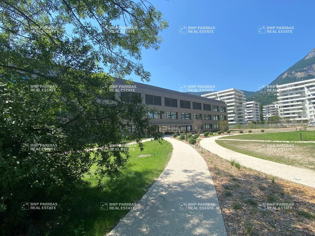 6713.95 m² pour ce bureaux en location à Meylan