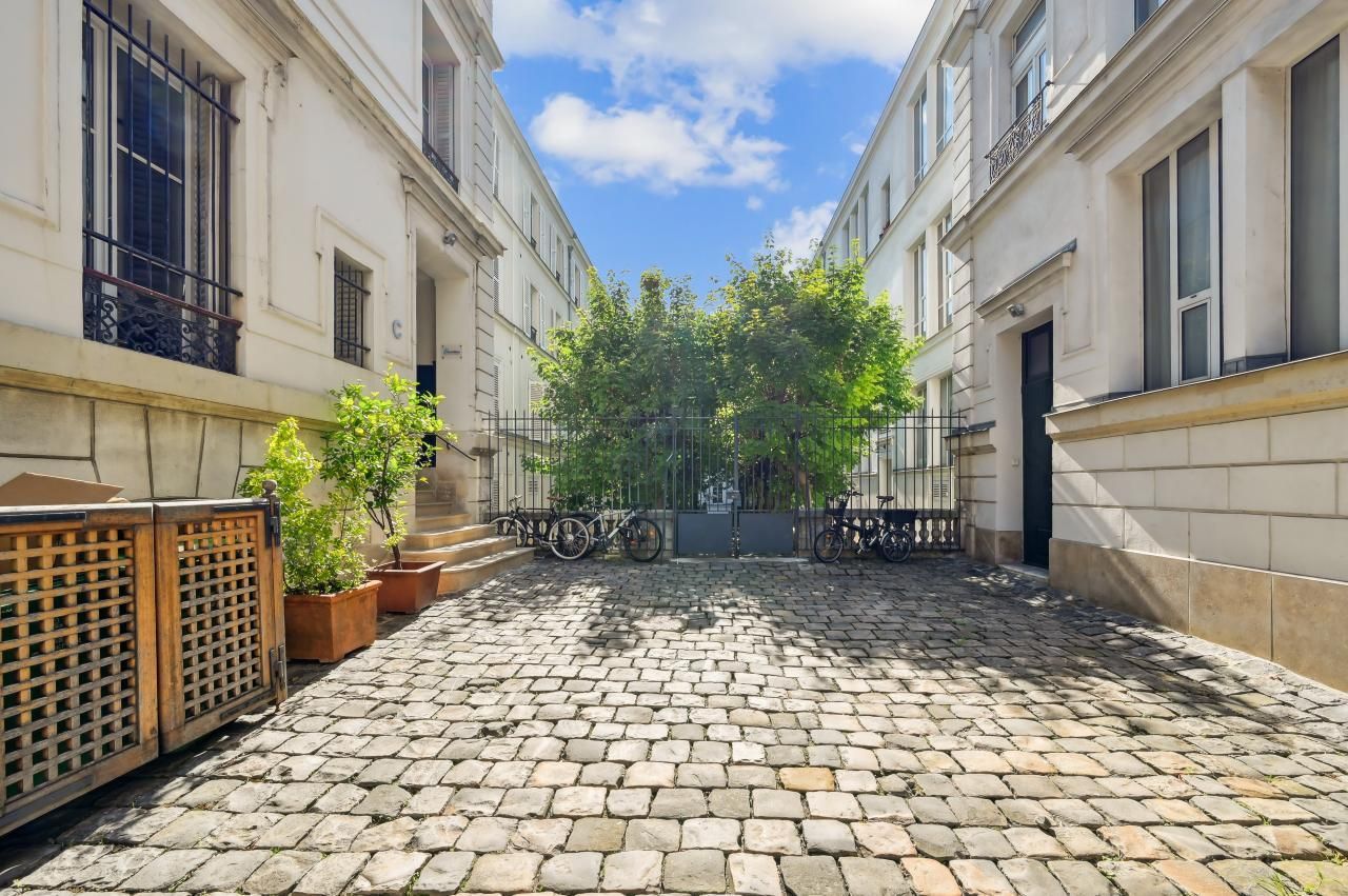 Location Bureaux 120 m² non divisibles 75008 Paris