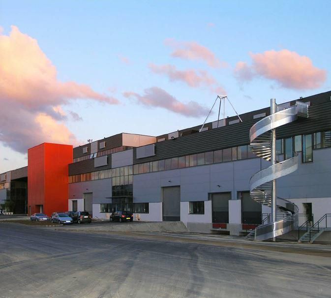Location PME-PMI 1241 m² divisibles 93200 Saint-denis