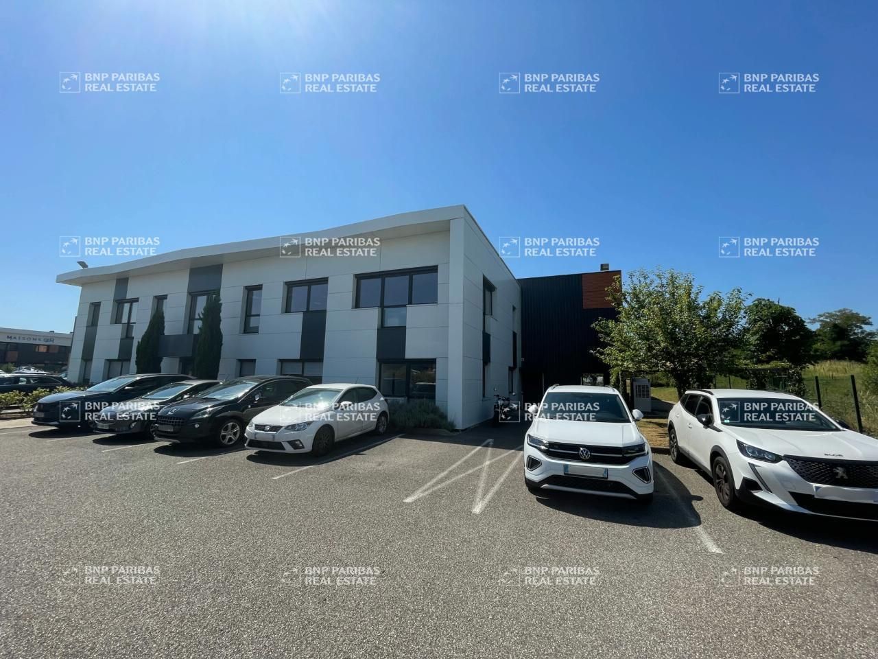 Vente Activité 2100 m² non divisibles 69800 Saint-priest