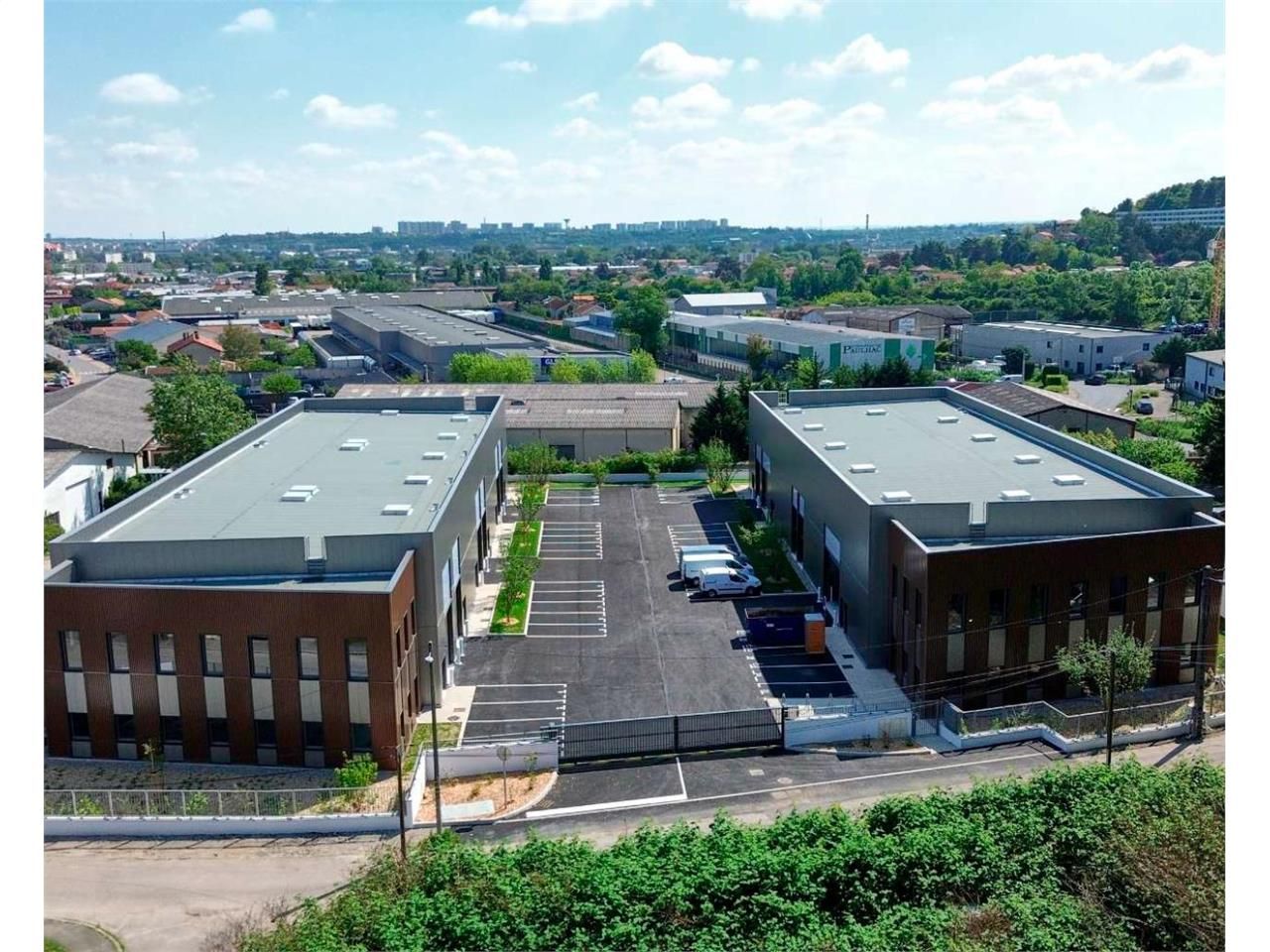 Vente Activité 948 m² divisibles 69230 Saint-genis-laval