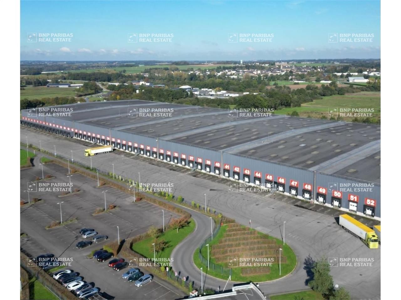 64128.5 m² pour cetentrepôts classe a en location à Gaël