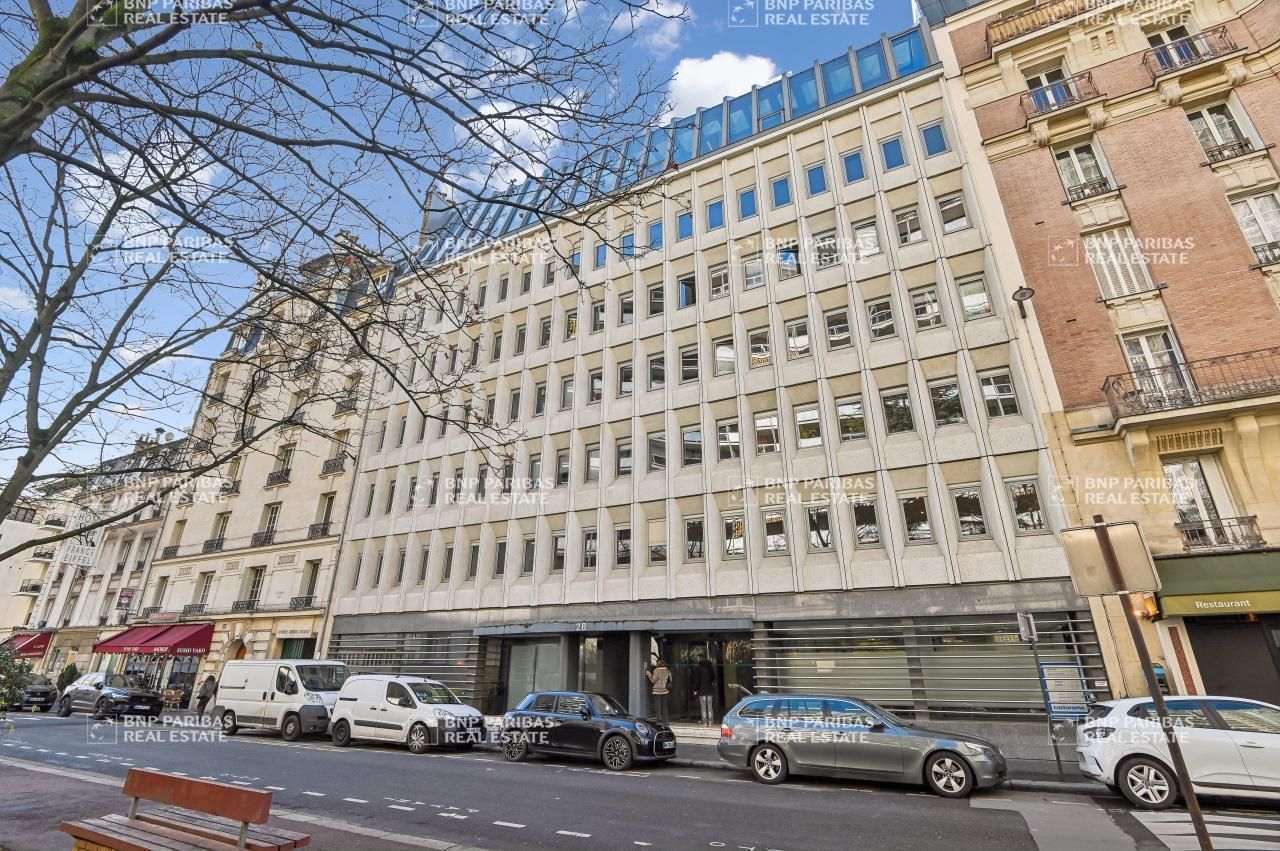 1420 m² pour ce bureaux en location à Paris