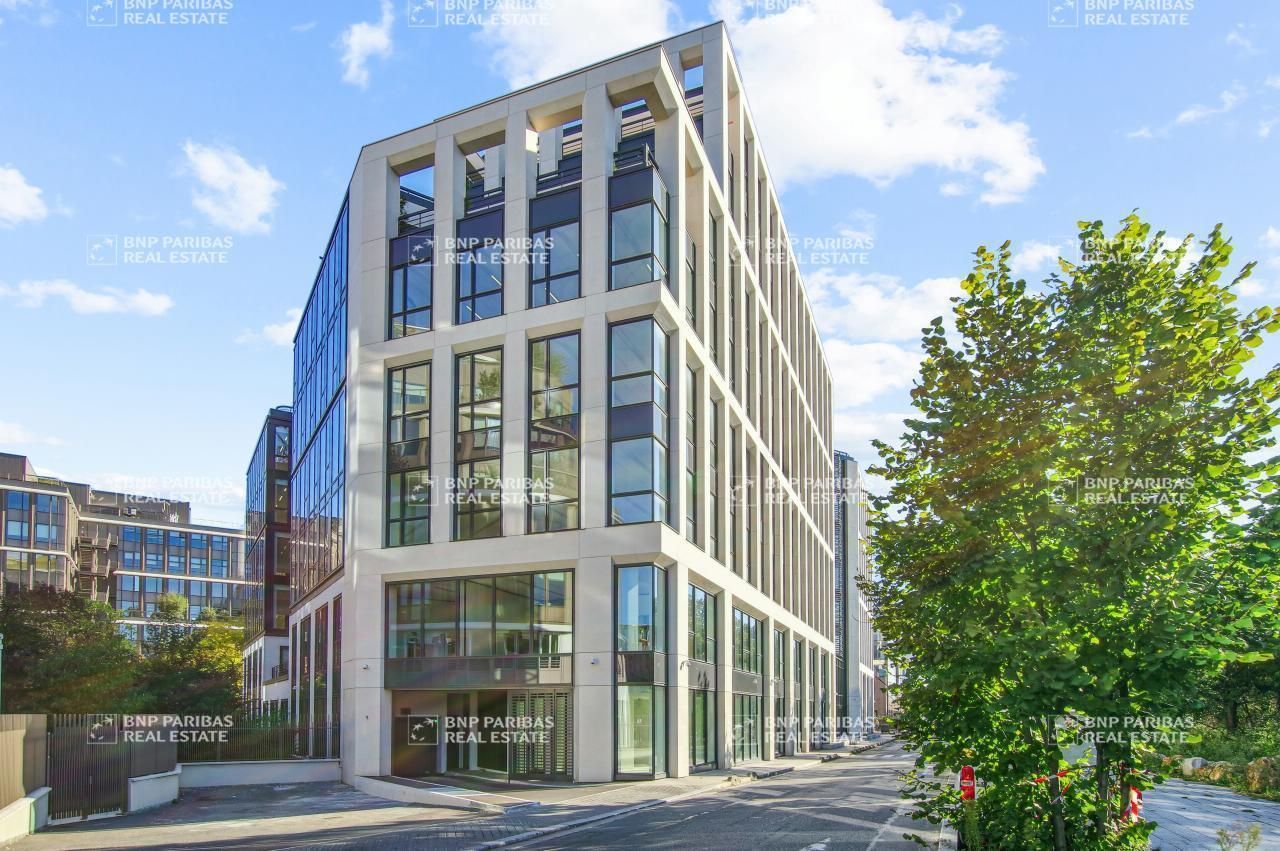 14894.02 m² pour ce bureaux en location à Saint-ouen-sur-seine