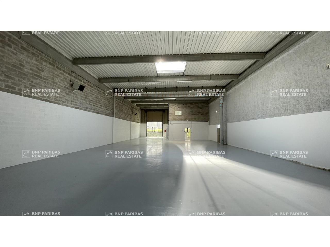 Location entrepôts classe c à Coignières 78310