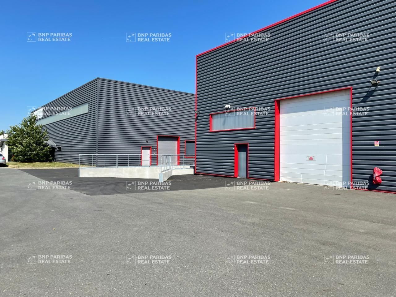 3355 m² pour ce activité en location à La planche