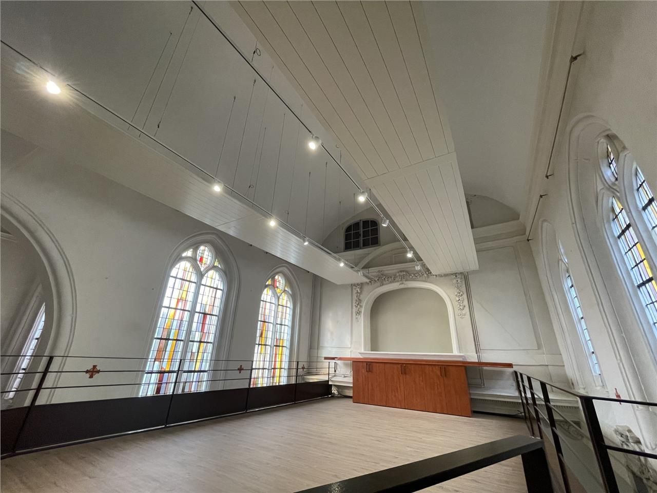 Bien exceptionnel, très rare, un plateau de burea