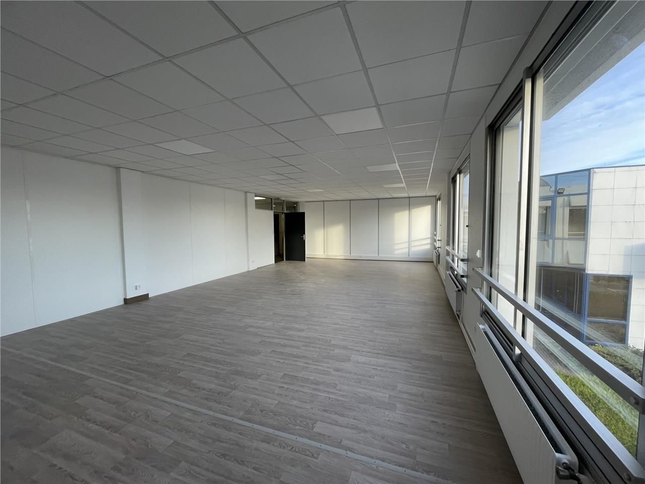 A louer - Bureaux rénovés, offrant un grand confo