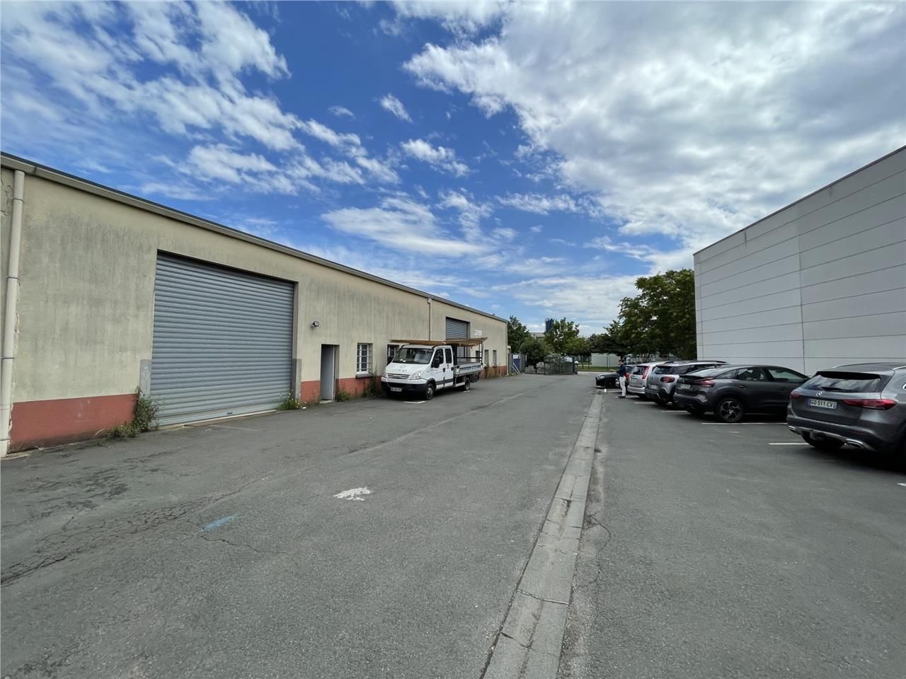 A LOUER - 2 Cellules d'Activité de 382 m2 et 750 