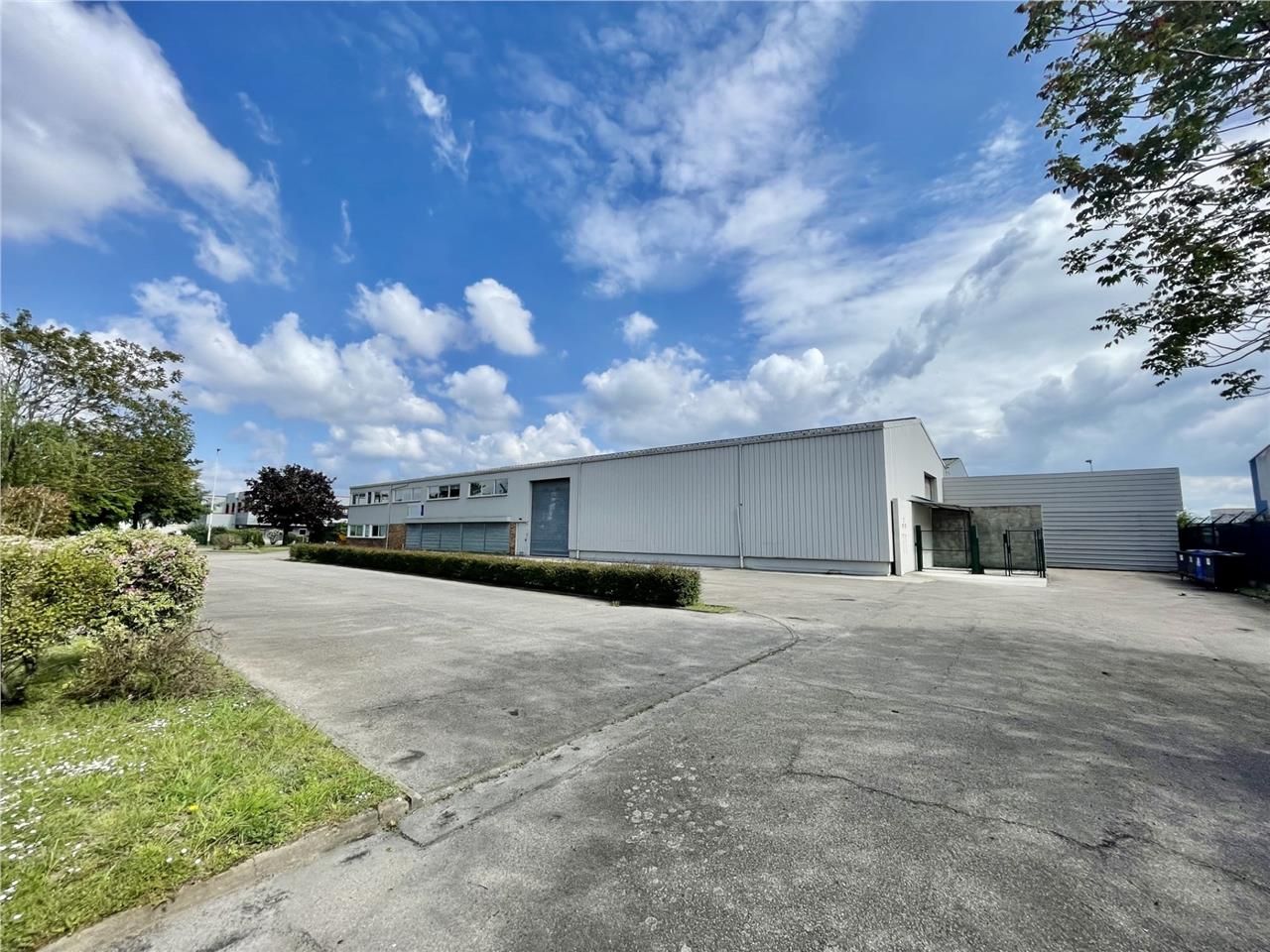 Bâtiment d'activité indépendant au coeur de la ZI