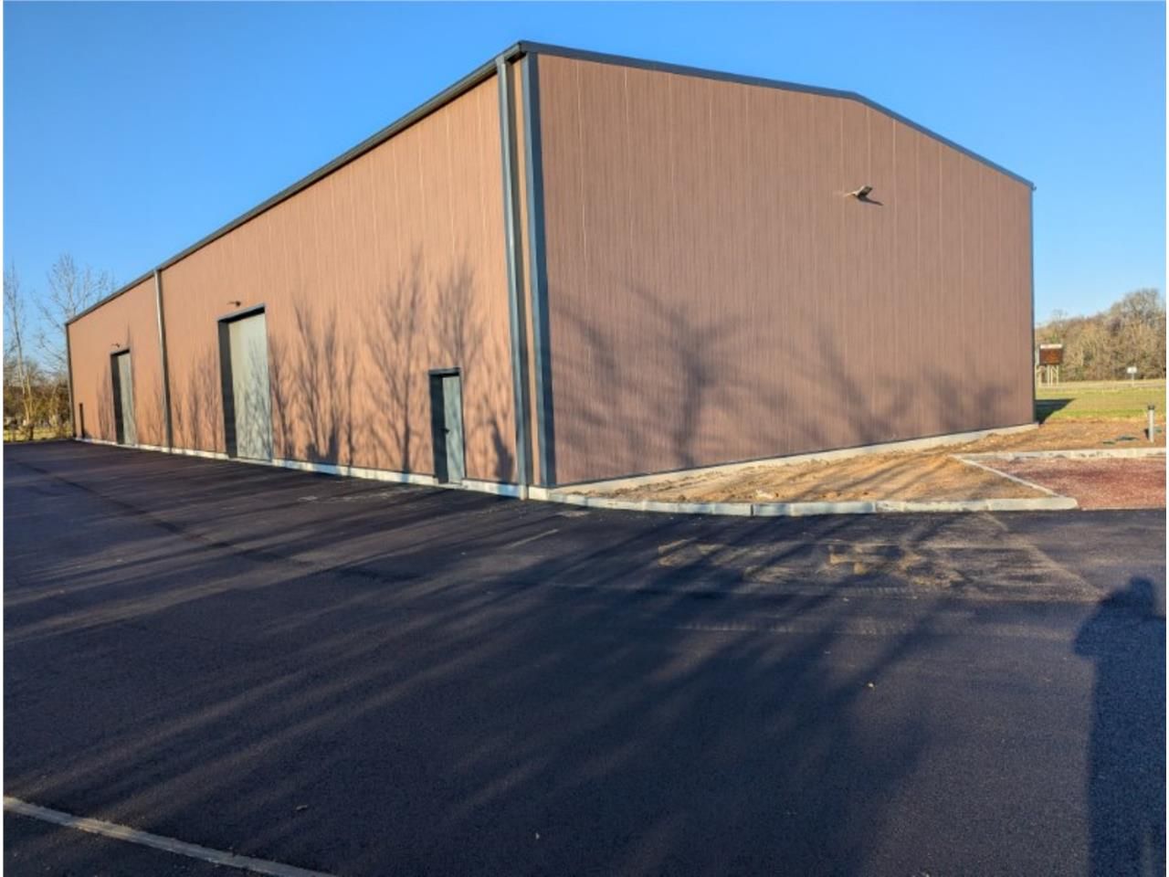 NEUF - Belle visibilité pour ce bâtiment situé à