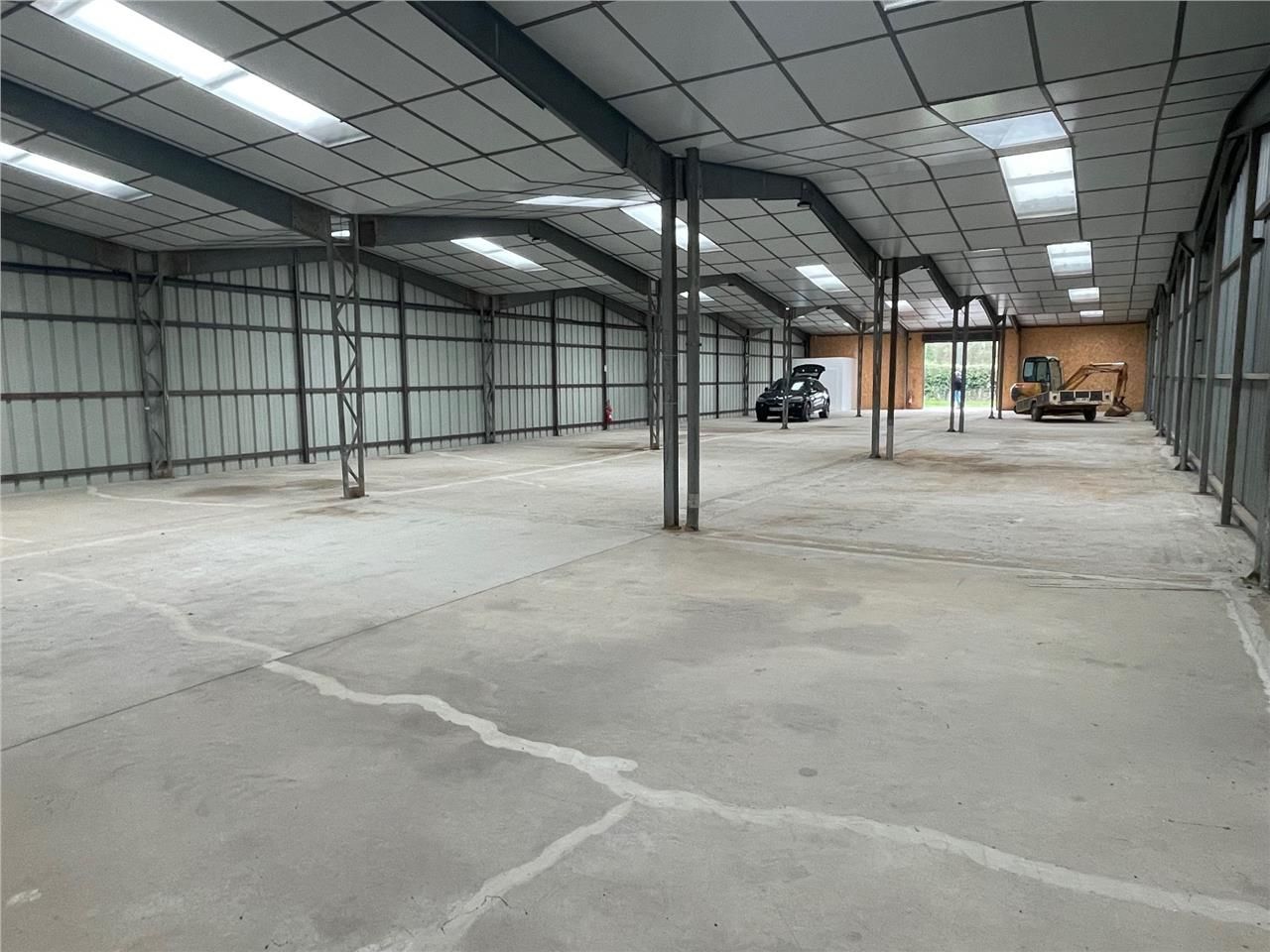 Sur un site sécurisé proche RN31, 3 cellules d'ac