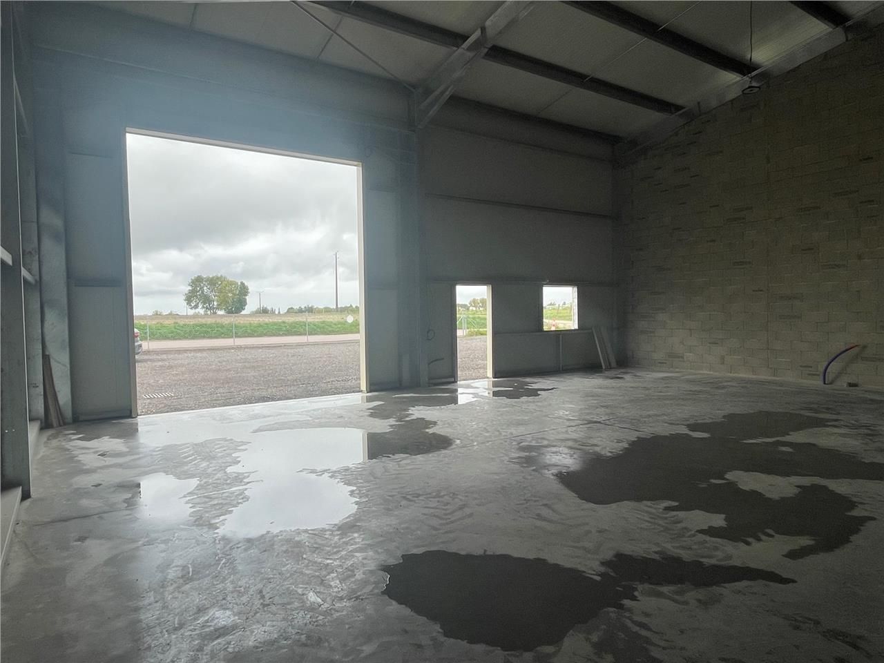 4 cellules d'activité neuves avec portes sectionn