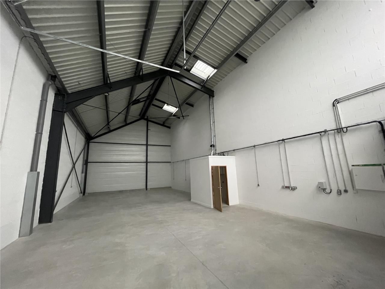 A LOUER - IDEAL ARTISAN / STOCKAGE