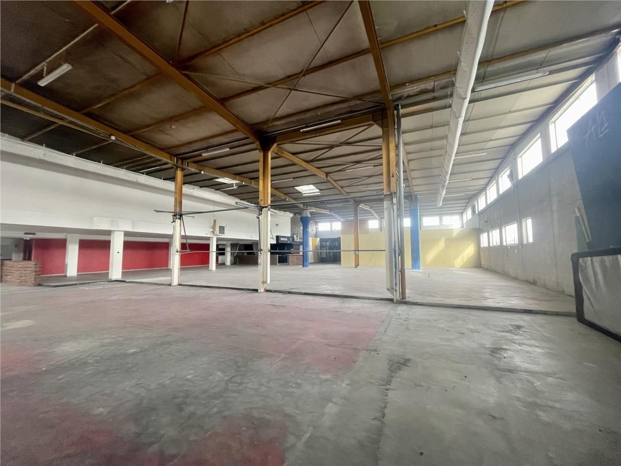 Produit Rare - Belle visibilité commerciale - Loc