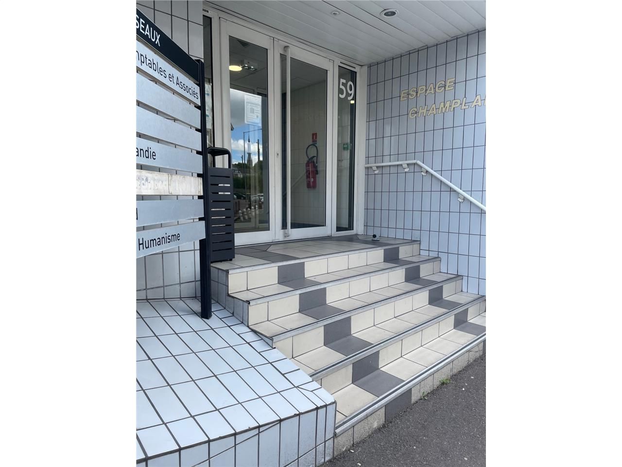 A PROXIMITE DU CENTRE ST SEVER, DES GRANDES ADMIN