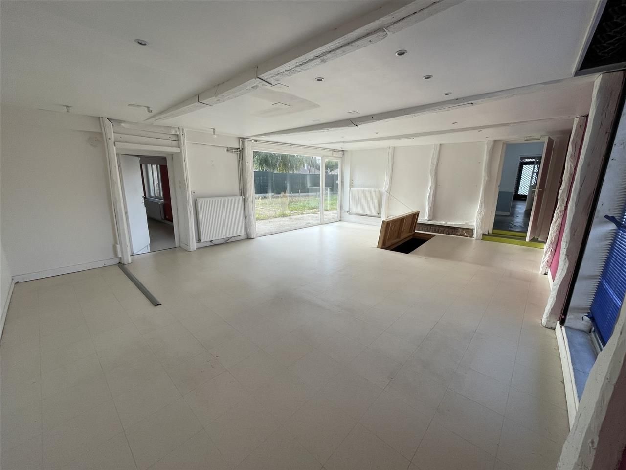 En périphérie d'Evreux, plateaux de bureaux avec 