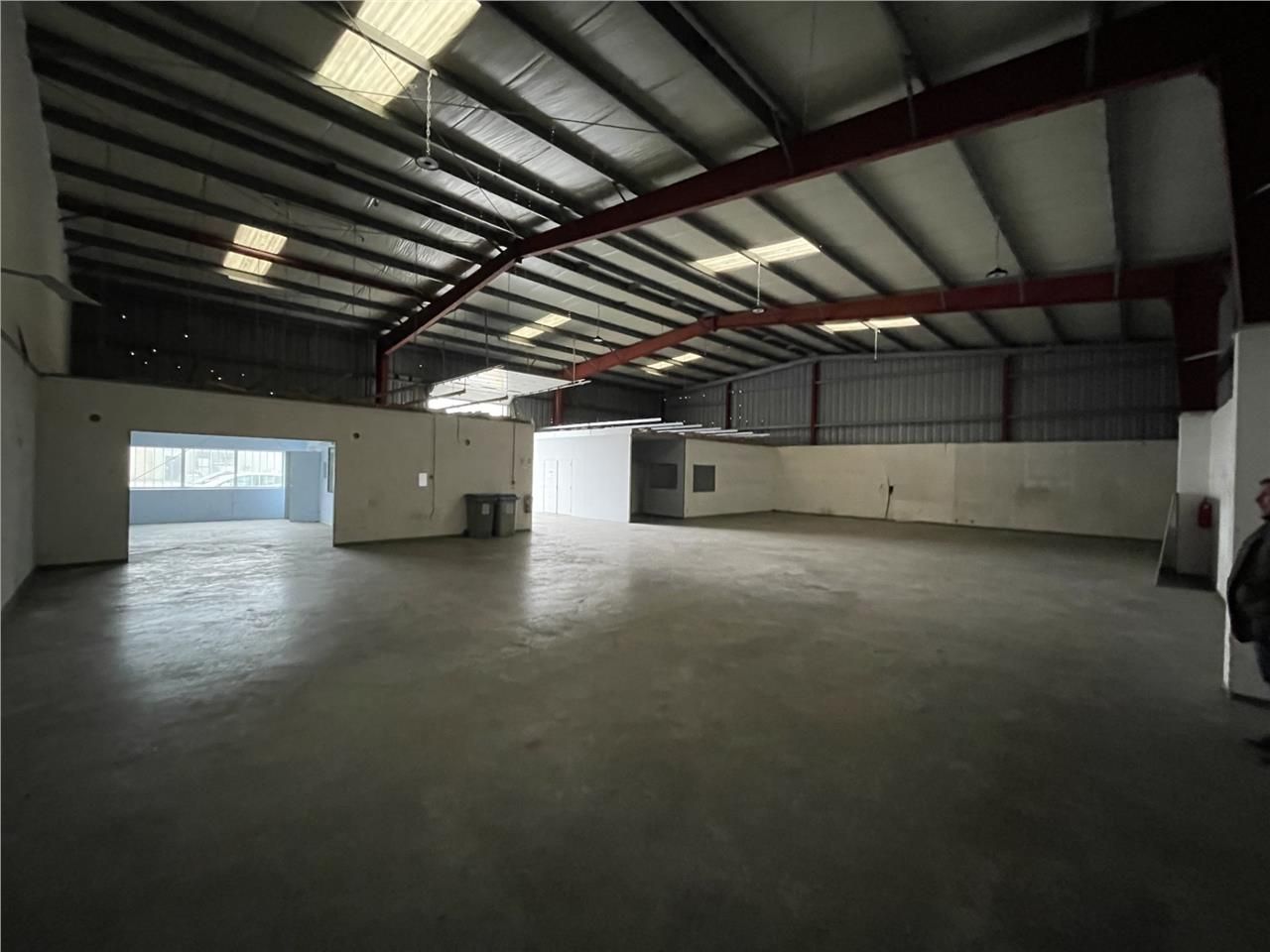 A LOUER - LOCAL D'ACTIVITE d'env. 450 m2