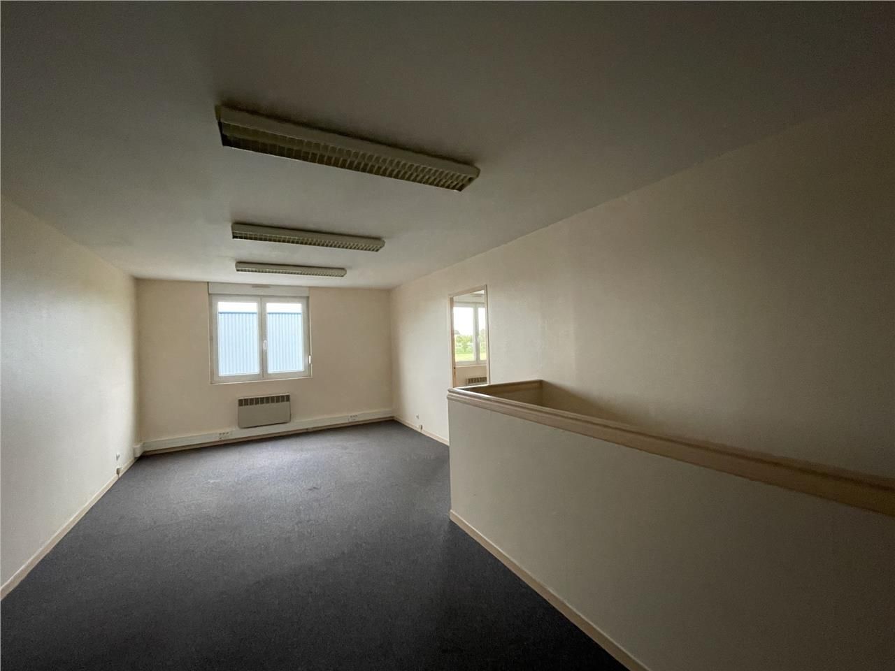 Ensemble de bureaux en R+1, situé dans un Parc d'