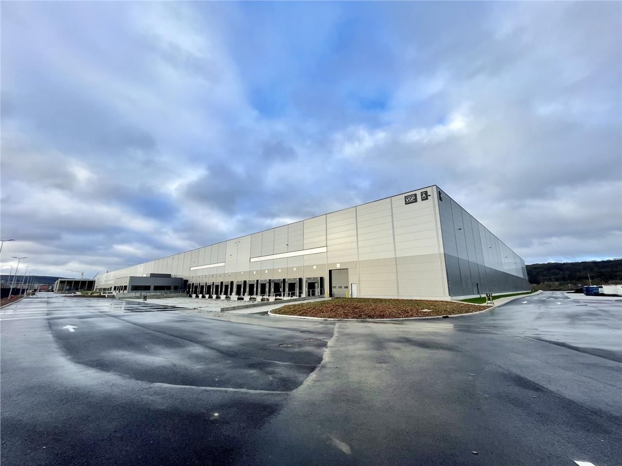 BEFA - Bâtiment logistique divisible en cours de 