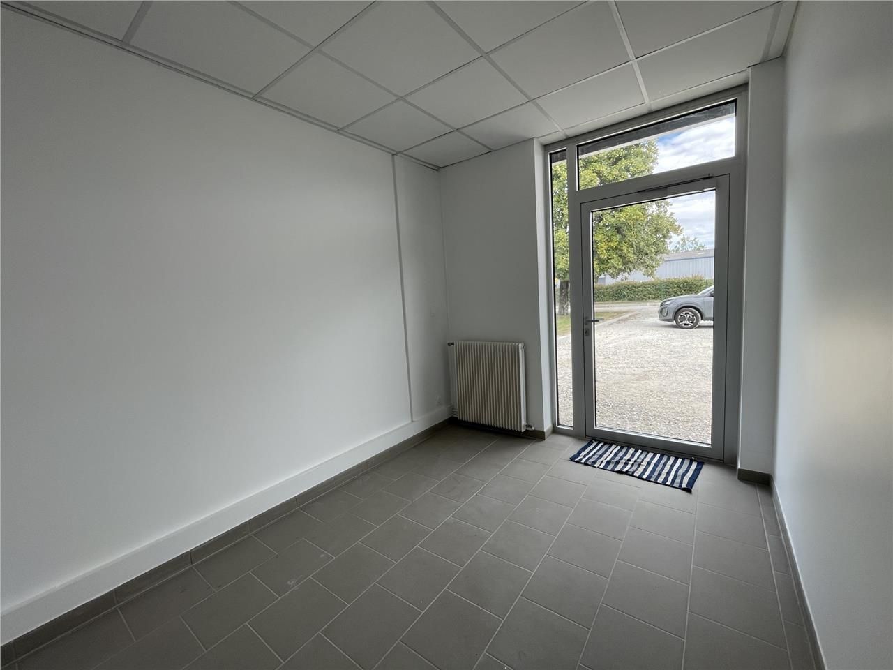 IDÉAL ACTIVITÉS DE SERVICE - Proche de l'axe A13,