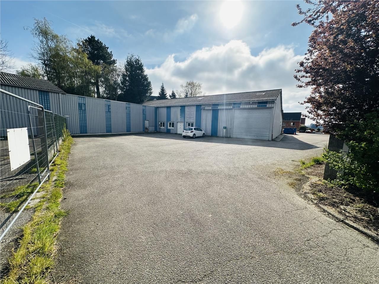 Locaux d'activité de 414 m² divisibles à partir d