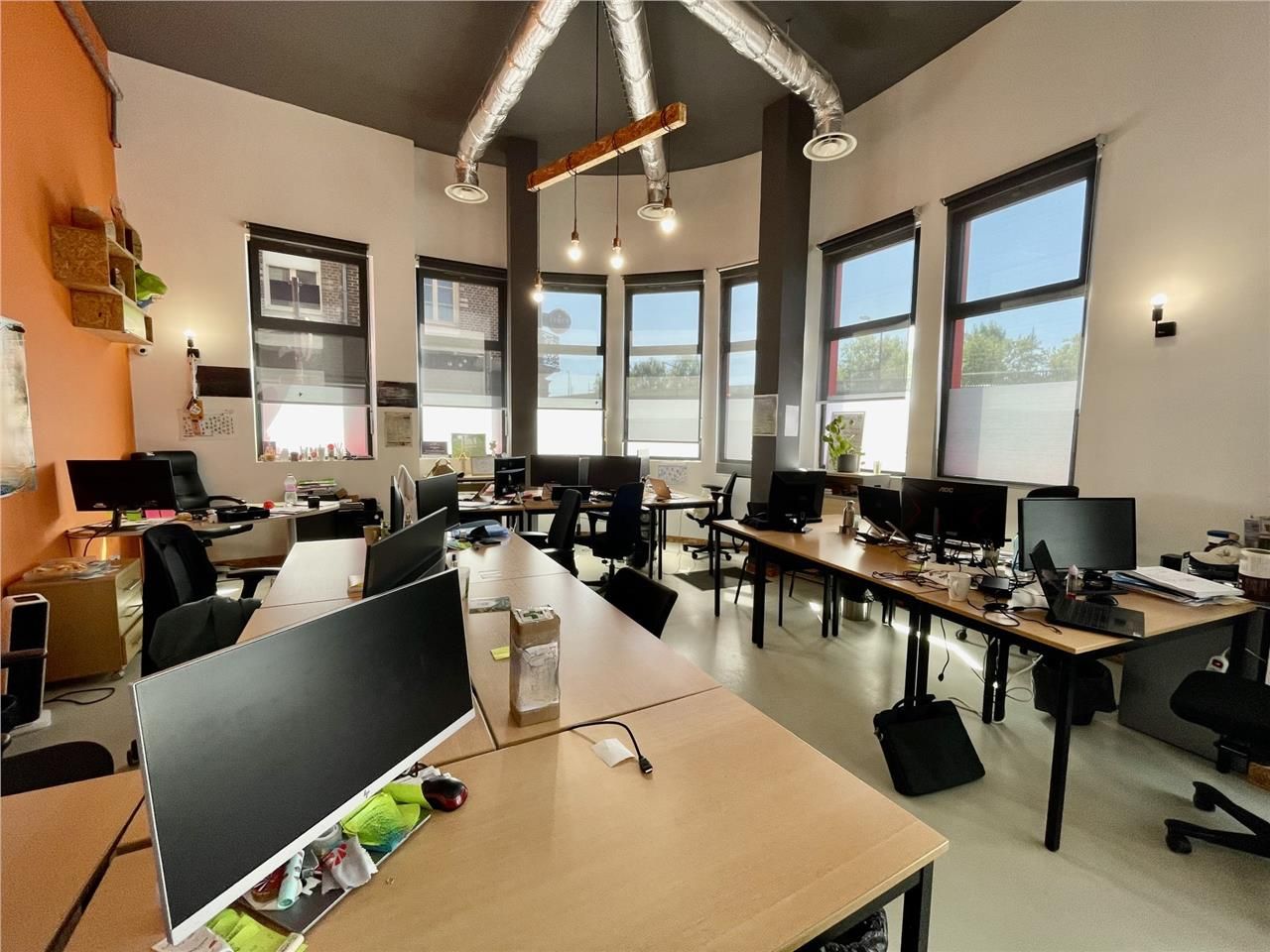 À découvrir, beau local refait à neuf situé dans 