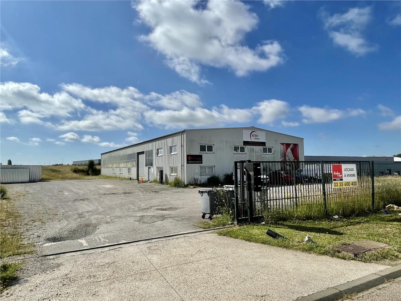 A VENDRE - BÂTIMENT D'ACTIVITÉ INDÉPENDANT - ZA P