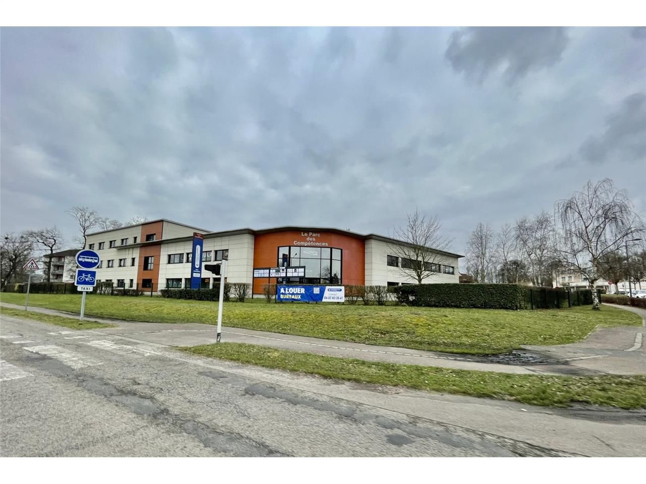 Bureaux de BUREAUX À LOUER - À partir de 52 m2 - 