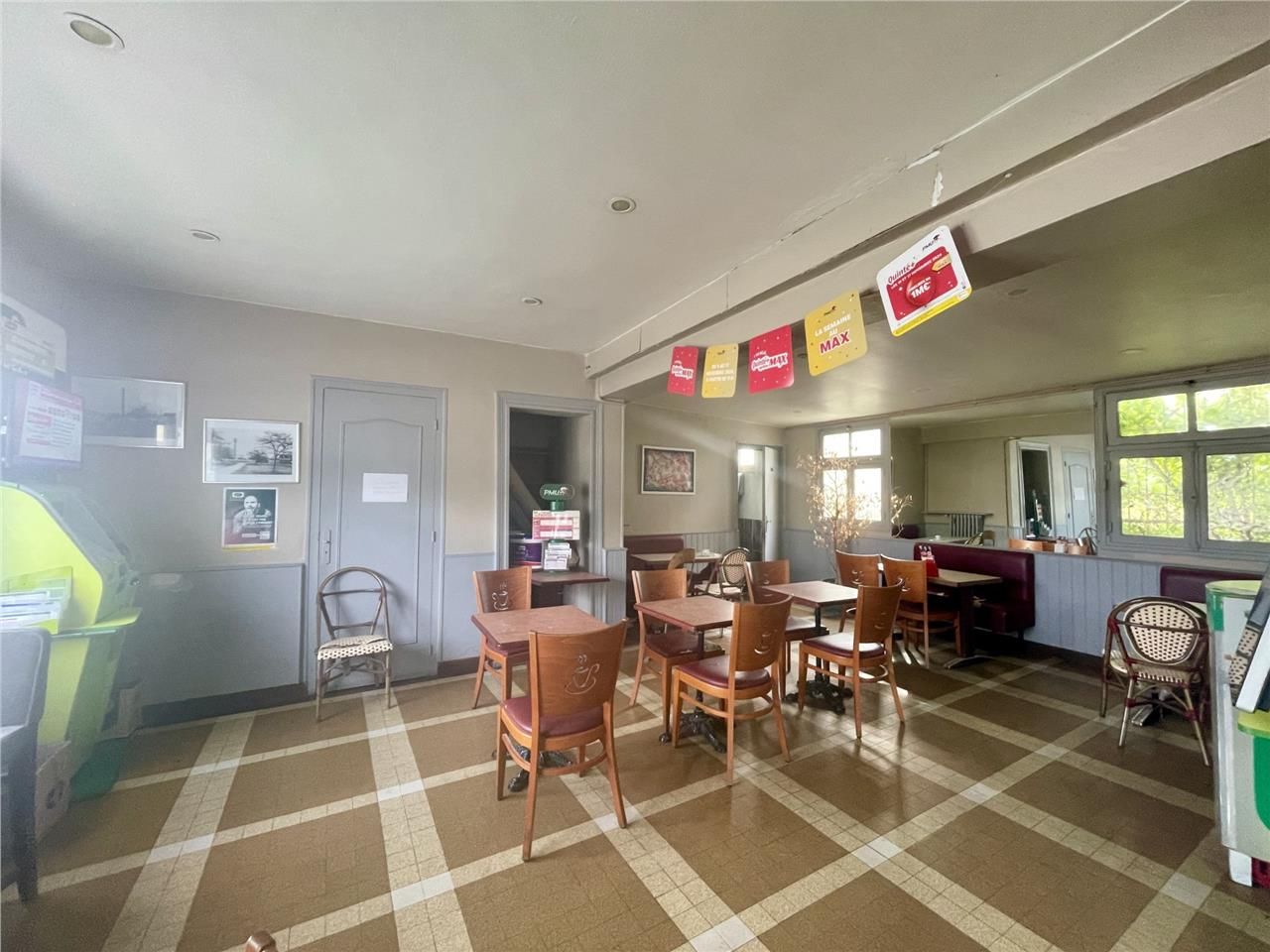 Idéal investisseur - Immeuble offrant deux commer