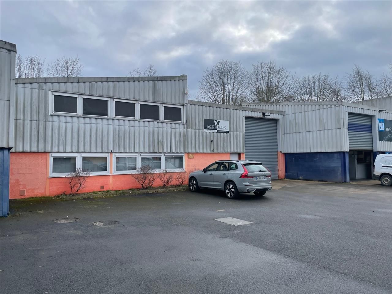 Local d'activité loué disponible à l'investisseme