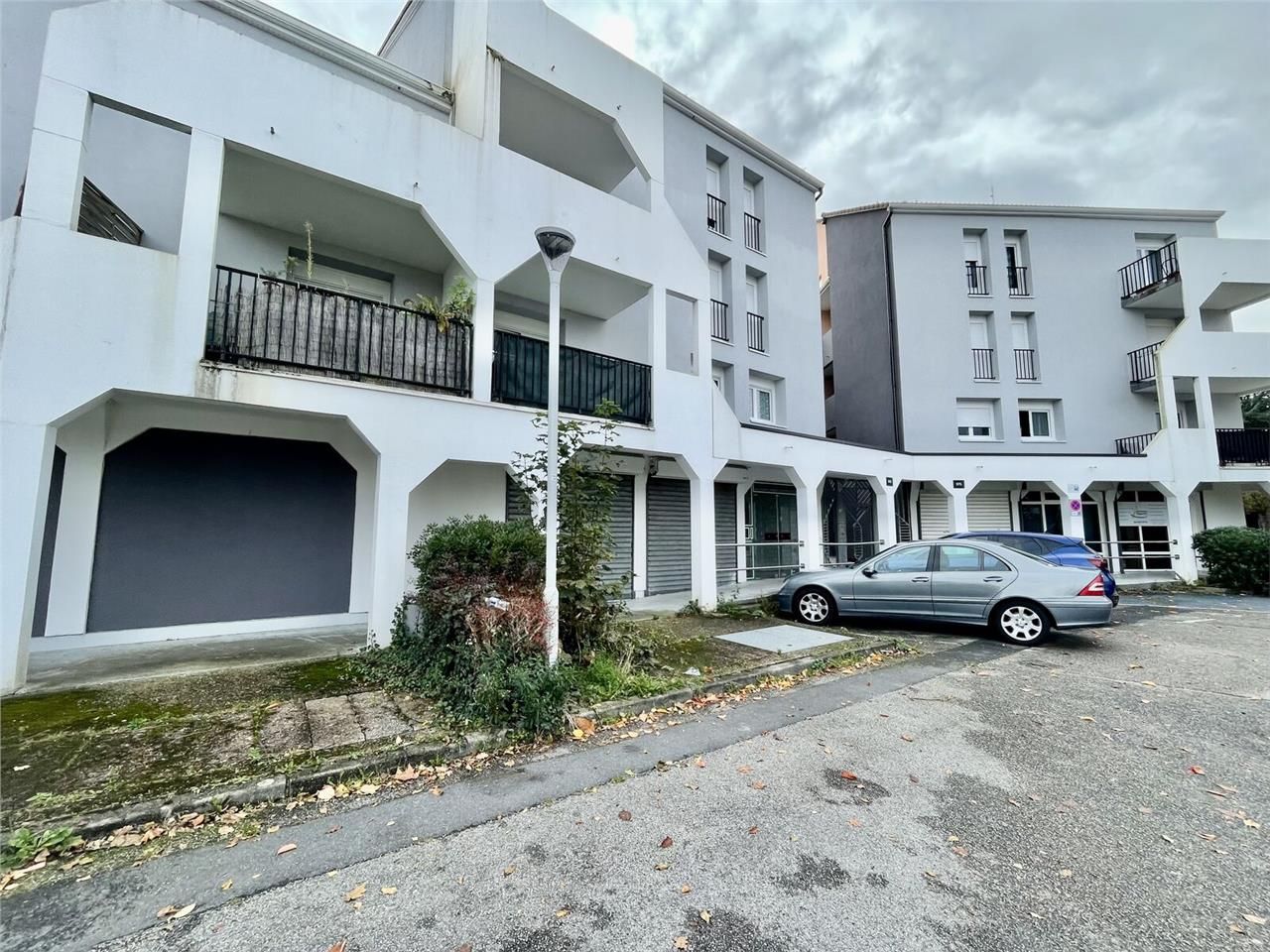 Locaux commerciaux de Local commercial - Environ