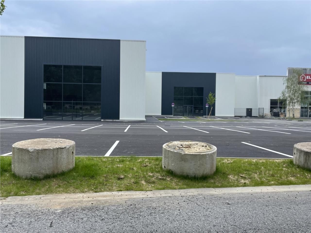 ARTHUR LOYD vous propose à la location plusieurs 